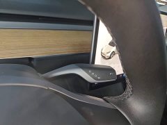 Tesla Model Y Long Range All-Wheel Drive - ფოტო 14