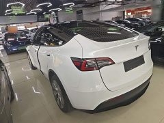 Tesla Model Y Long Range All-Wheel Drive - ფოტო 5