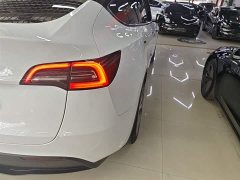 Tesla Model Y Long Range All-Wheel Drive - ფოტო 8