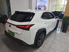 Lexus UX 2020 Facelift 200 F SPORT - ფოტო 7