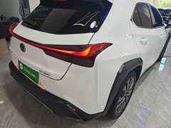 Lexus UX 2020 Facelift 200 F SPORT - ფოტო 8
