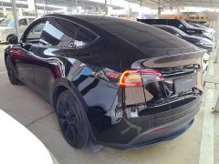 Tesla Model Y Rear-Wheel Drive - ფოტო 5