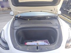 Tesla Model Y Standard Range RWD - ფოტო 11