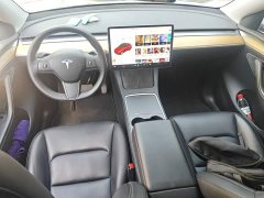 Tesla Model Y Standard Range RWD - ფოტო 13