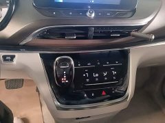 Buick GL8 Land Official Business Class 652T Comfort Edition - ფოტო 14
