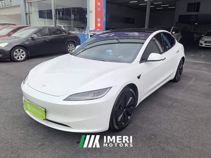 Tesla Model 3 Rear-Wheel Drive