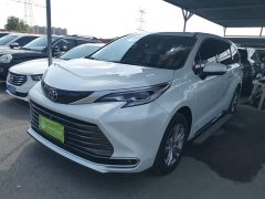 Toyota Sienna 2.5L Hybrid AWD Premium - ფოტო 2
