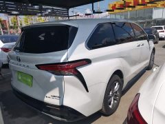 Toyota Sienna 2.5L Hybrid AWD Premium - ფოტო 7