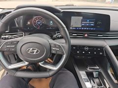 Hyundai Elantra 2022 1.5L CVT Luxury - ფოტო 10
