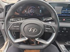 Hyundai Elantra 2022 1.5L CVT Luxury - ფოტო 11