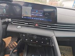 Hyundai Elantra 2022 1.5L CVT Luxury - ფოტო 13