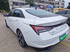 Hyundai Elantra 2022 1.5L CVT Luxury - ფოტო 5