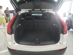 Cadillac XT4 28T FWD Technology - ფოტო 19