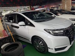 Honda Odyssey 2.0L e:HEV Luxury - ფოტო 8