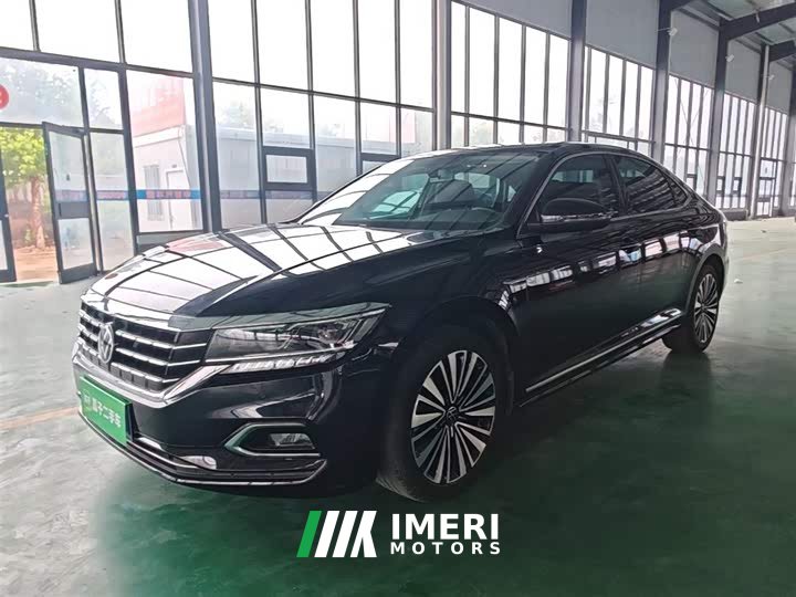 Volkswagen Passat Facelift 330TSI Luxury National VI