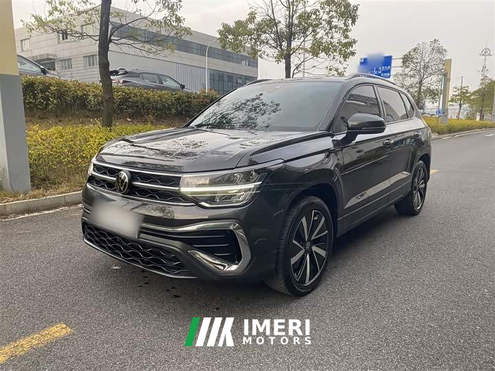 Volkswagen Touareg 300TSI Two-Wheel Drive Moonlight Edition