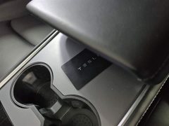 Tesla Model Y Standard Range RWD - ფოტო 9