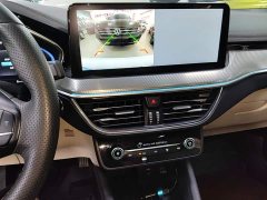 Ford Focus Sedan EcoBoost 180 Automatic Trend - ფოტო 13