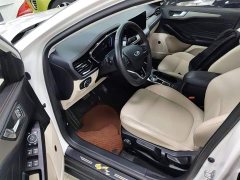 Ford Focus Sedan EcoBoost 180 Automatic Trend - ფოტო 16