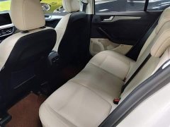 Ford Focus Sedan EcoBoost 180 Automatic Trend - ფოტო 17