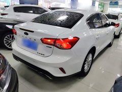 Ford Focus Sedan EcoBoost 180 Automatic Trend - ფოტო 7