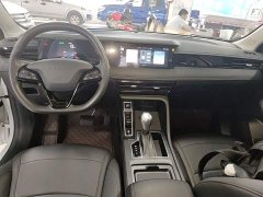 SAIC MG i5 1.5L CVT Luxury - ფოტო 10