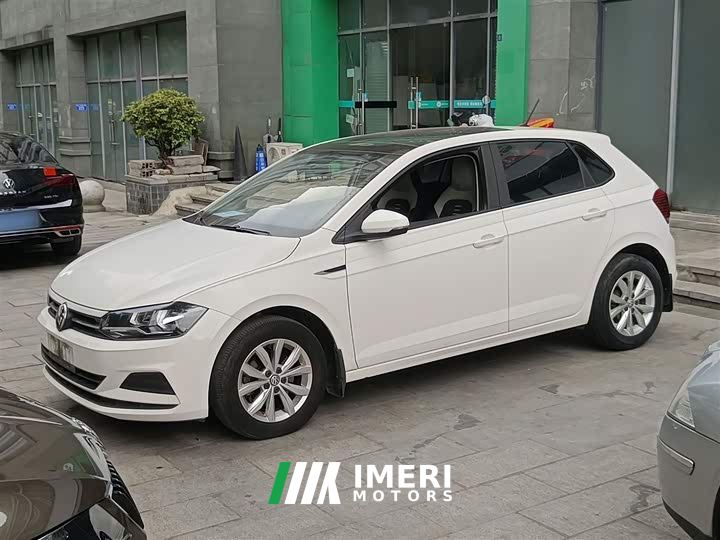 Volkswagen Polo Plus 1.5L Automatic Colorful Tech Edition