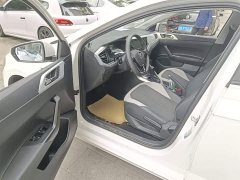 Volkswagen Polo 2019 Plus 1.5L Automatic Colorful Tech Edition - ფოტო 16