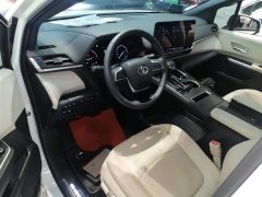 Toyota Sienna 2023 2.5L Hybrid Premium Edition - ფოტო 10