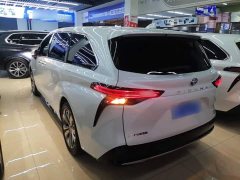 Toyota Sienna 2023 2.5L Hybrid Premium Edition - ფოტო 5