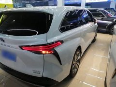 Toyota Sienna 2023 2.5L Hybrid Premium Edition - ფოტო 7