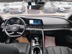 Hyundai Elantra 1.5L CVT Luxury - photo 10