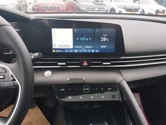 Hyundai Elantra 1.5L CVT Luxury - photo 13