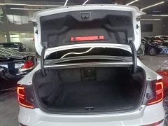 Volvo S60 B4 Intelligent Remote Luxury Edition - ფოტო 19