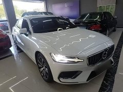 Volvo S60 B4 Intelligent Remote Luxury Edition - ფოტო 4