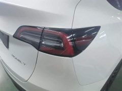 Tesla Model Y Long Range All-Wheel Drive - ფოტო 8
