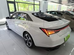 Hyundai Elantra 2022 1.5L CVT Luxury - ფოტო 5