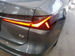 SAIC MG i5 2023 1.5L CVT Luxury - ფოტო 8
