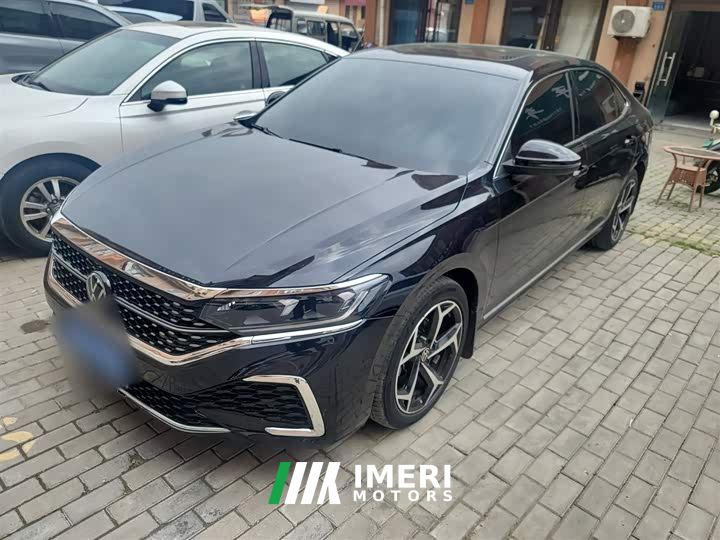 Volkswagen Passat 330TSI Starry Sky Elite
