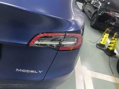 Tesla Model Y Long Range All-Wheel Drive - ფოტო 8