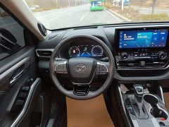 Toyota Highlander Hybrid 2.5L AWD Premium 7-Seater - ფოტო 7