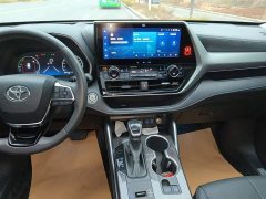 Toyota Highlander Hybrid 2.5L AWD Premium 7-Seater - ფოტო 9