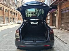 Tesla Model Y Rear-Wheel Drive - ფოტო 19