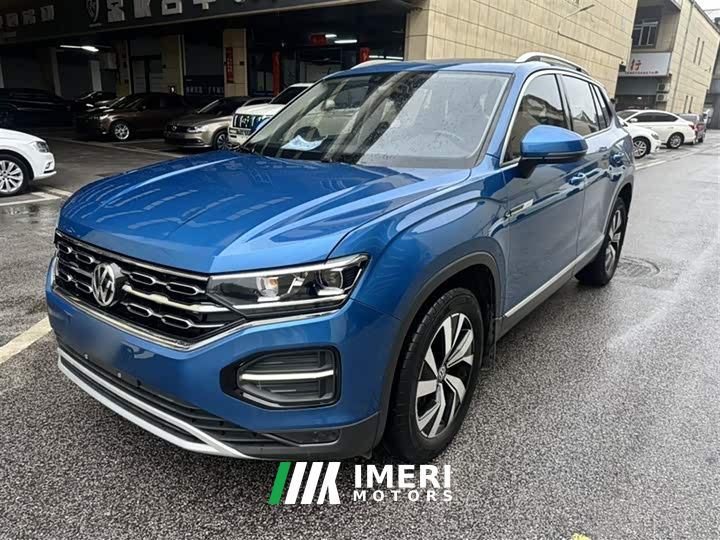 Volkswagen Taos 330TSI FWD Luxury Smart Connected Edition