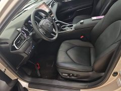 Toyota Camry Hybrid Luxury - photo 15
