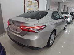 Toyota Camry Hybrid Luxury - photo 7