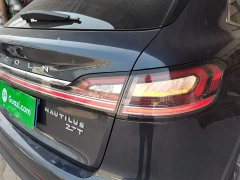 Lincoln Explorer 2021 2.7T AWD Prestige - ფოტო 8