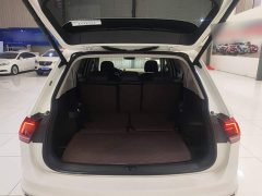 Volkswagen Tiguan L 380TSI Automatic AWD R-Line Premium 7-Seater - ფოტო 19