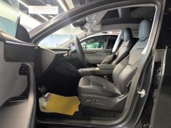 Tesla Model Y Rear-Wheel Drive - ფოტო 12