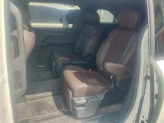 Toyota Sienna 2.5L Hybrid Platinum Edition - фото 13